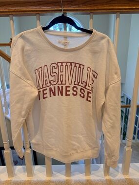 Aeropostale Cream Sweatshirt with Maroon Nashville Tennessee Print
